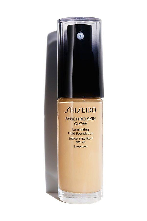 6. Shiseido Synchro Skin Glow Luminizing Fondöten