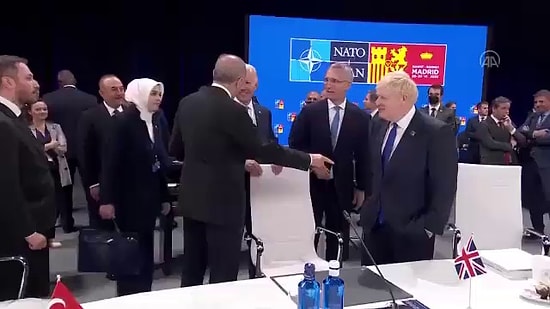 Boris Johnson, NATO Zirvesinde Cumhurbaşkanı Erdoğan'la Şakalaşıp Türkçe 'Çok Güzelsin' Dedi
