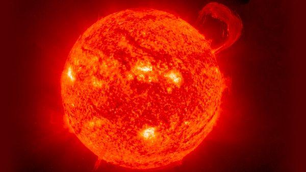 Bilim insanları şaşkın: Güneş'ten dev bir parça koptu