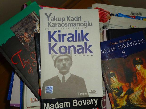 Türk Edebiyatında Tezli Roman Türünde Yazılmış Eser: Kiralık Konak Romanının Özeti