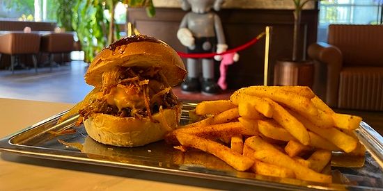 İstanbul'da Burgerseverler Arasında Namı Hızla Yayılan Tiftik Burger Efsanesinin Sırrını Öğreniyoruz