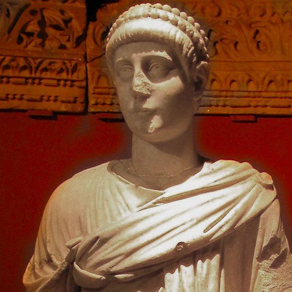 3. Roma İmparatoru Valentinianus