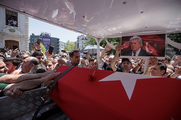 "Türk sinemasına ve Yeşilçam'a çok büyük hizmetleri olan farklı bir sanatçıydı"