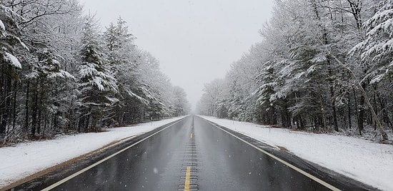 Birhan Keskin Şiirleri: Hüzünlü Gezinti Güvertesi