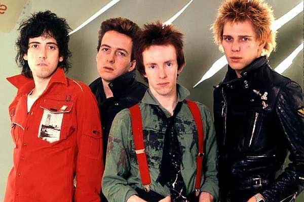 "English Civil War" şarkısını da içinde bulunduran The Clash albümü hangisi?