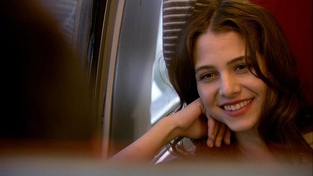 15. Kampüste Çıplak Ayaklar (2009) - IMDb: 4.6