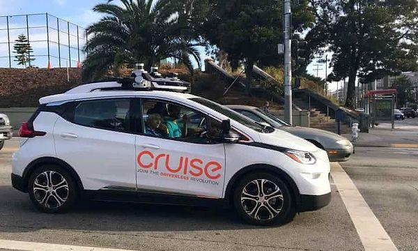 Cruise otonom taksiler yaklaşık 4 aydır ABD’nin belli bölgelerinde test ediliyor.