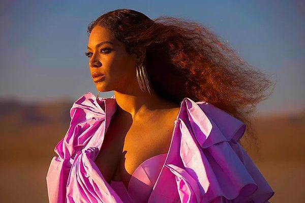 7. Dünyaca ünlü şarkıcı Beyonce, yeni albümü için verdiği pozla ortalığı yaktı!