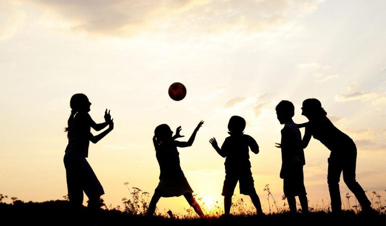 Çocuklar İçin Yaşa Göre Eğitici Oyun Rehberi: Çocuğunuzla Kolayca Oynayabileceğiniz Oyunlar - Onedio