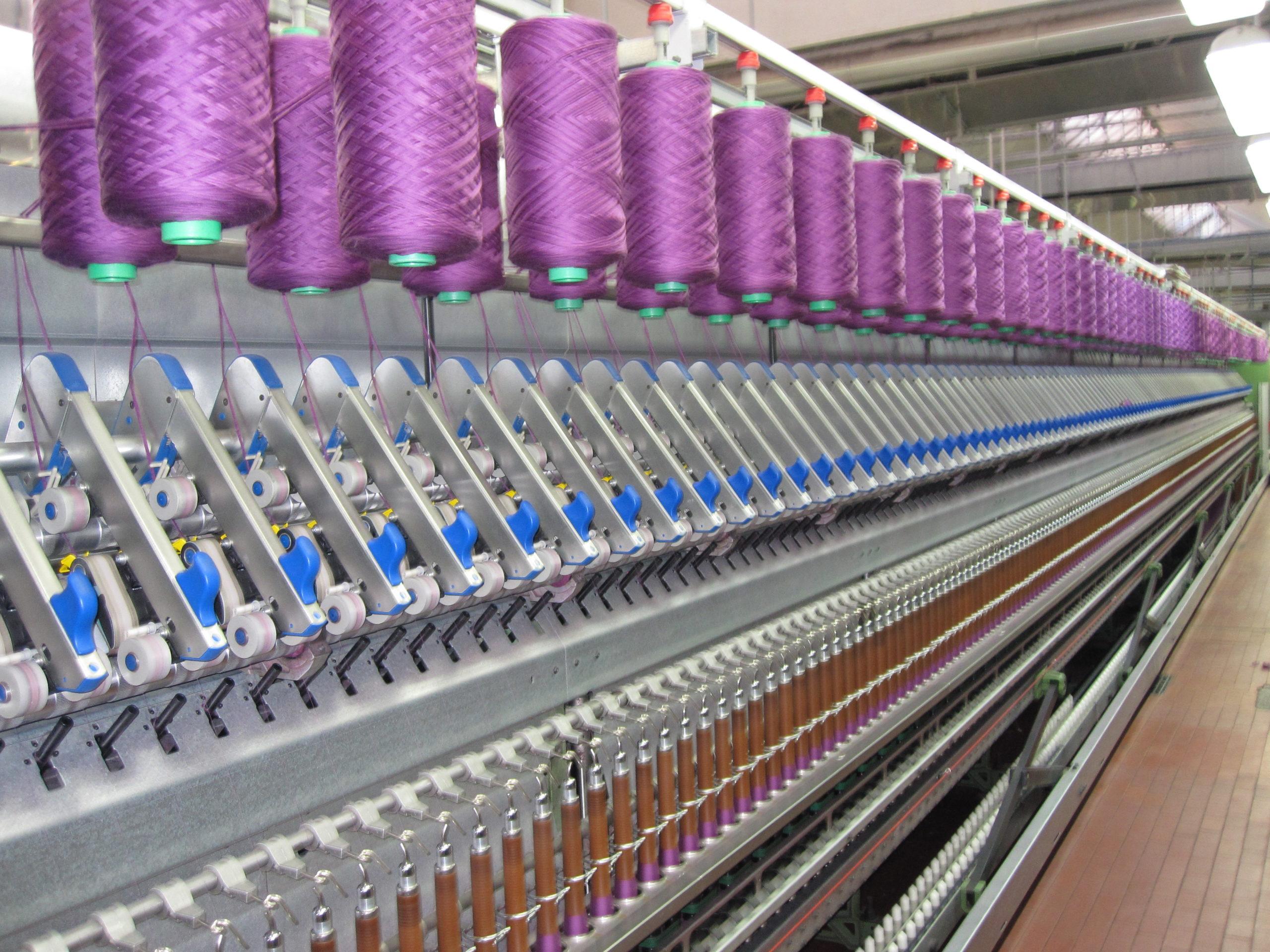 Пряжа склад производителя. Текстильная промышленность. Текстильное производство. Текстильное промвшленость. Лёгкая промышленнность.