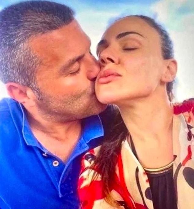 Peker'in iddialarına göre Buket Aydın'la patronu Yıldırım Demirören yasak aşk yaşamış, Buket Aydın Demirören'i Mustafa Sarıgül'ün oğlu Emir Sarıgül ile aldatınca Kanal D'den kovulmuştu.
