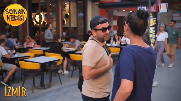 İzmir'de yapılan sokak röportajında bir kişi, 'Ayağını yorgana göre uzatırsan asgari ücretle geçinirsin' dedi. Balıkesir'de babasının evinde yaşadığını ama kirada otursalar kira bedelinin 700 TL olduğunu söyledi. Muhabirin sinirlerini zorlayan adam, sonunda büyük bir itirafta bulundu.