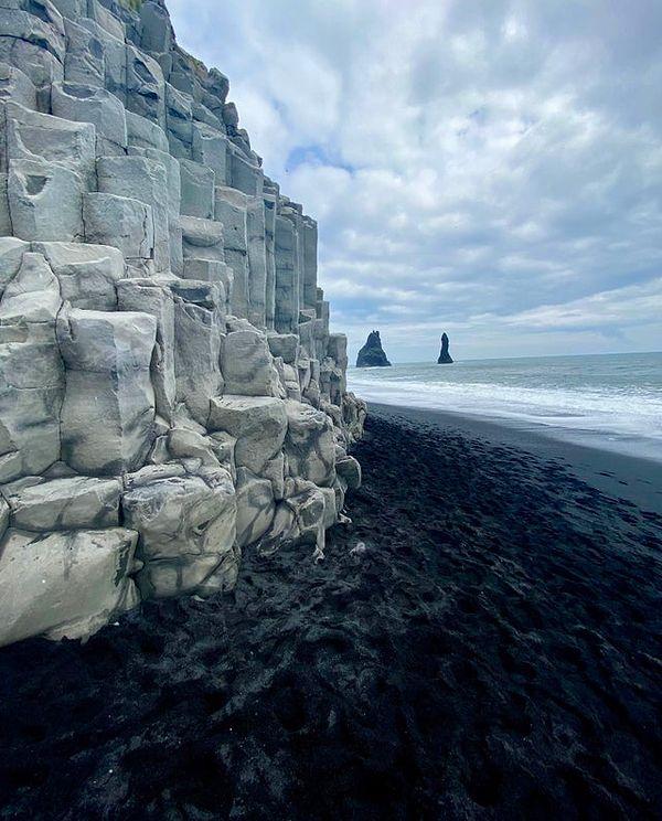 16. Reynisfjara Plajı - İzlanda: