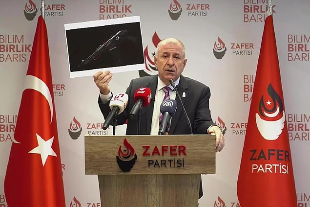Zafer Partisi Genel Başkanı Ümit Özdağ, İçişleri Bakanlığı'nın kendisi hakkında suç duyurusunda bulunmasına ilişkin partisinin genel merkezinde açıklamalarda bulundu.
