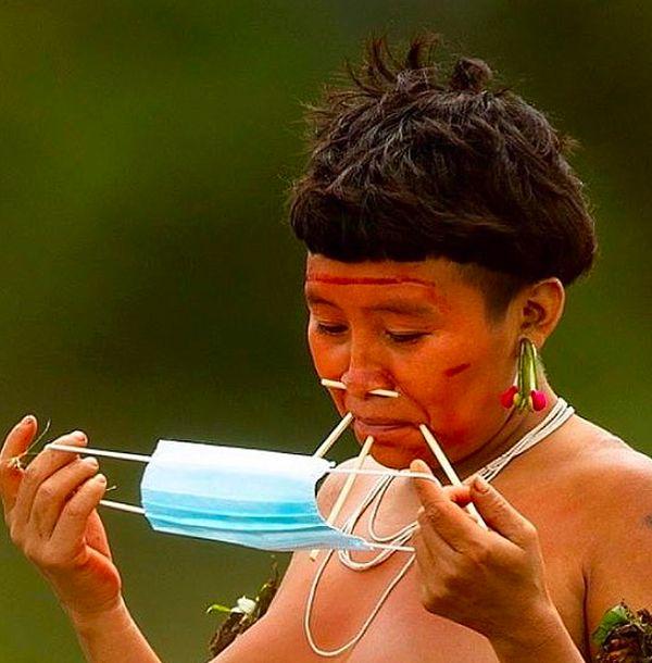Şimdi gelelim bizim için en ilginç noktaya; yani Yanomamilein ölen akrabalarının kemiklerini tüketmesine.