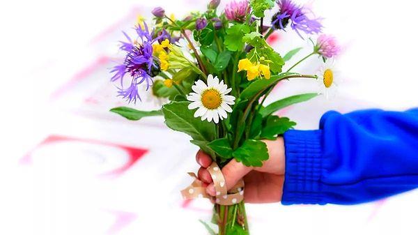 4. Rusya'da birine çiçek verirken çiçeklerin sayısına çok dikkat etmelisiniz.