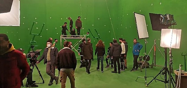 Ocak 2023'te yayınlanması beklenen dizinin günümüzü konu edineceği öğrenildi.