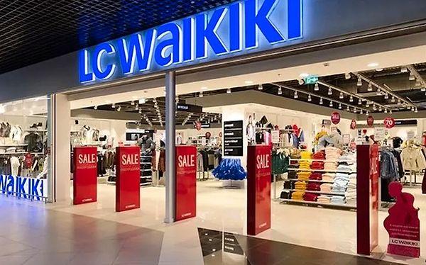 Dünyaca ünlü mağazalar zinciri LC Waikiki geçtiğimiz günlerde Türkiye sitesinden satışa sunduğu bebek tşörtüyle tepkilerin odağı oldu.