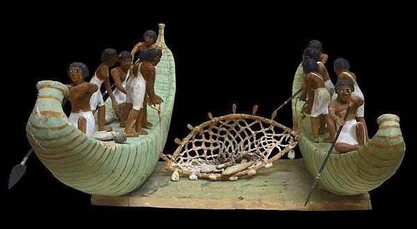 33. Mısır'dan balıkçı teknesi modeli