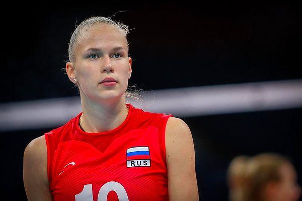 Küçük yaş kategorilerinden itibaren Rus Milli Takımı'nda yer alan Arina Fedorovtseva sporcu bir aileden geliyor.