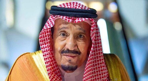 11. Abisi Kral Abdullah'ın vefatının hemen ardından 23 Ocak 2015'de tahta geçen Kral Selman ilk olarak mutlak monarşi sistemini değiştirdi.