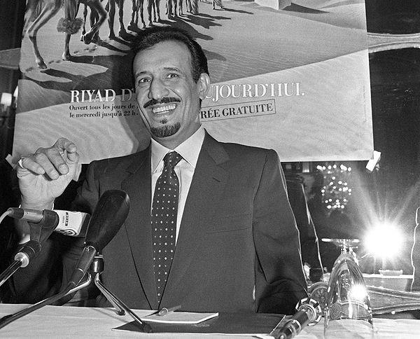 4. 1963 ve 2011 yılları arasında Riyad bölgesinin valiliğini ve belediye başkanlığını yapan Selman, 2012 itibariyle veliaht prens unvanını aldı ve ayrıca savunma bakanı olarak atandı.