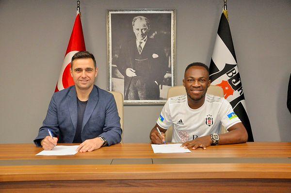 Beşiktaş, Jackson Muleka'nın 3 milyon 350 bin euro bonservis bedeli karşılığında transfer edildiğini açıkladı.