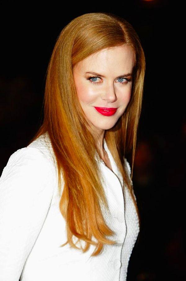 5. Nicole Kidman saçlarını kızılcık suyu ile yıkıyor.