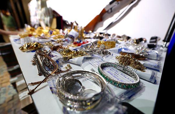 Para ve mücevherlerin toplam değeri 507 milyon lira