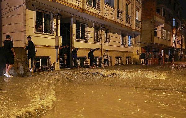 Bildiğiniz üzere kurban bayramının ilk iki günü tüm Türkiye genelinde yağış vardı; hatta birçok ilde sel baskınları oldu.