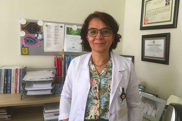 İstanbul Tıp Fakültesi İnfeksiyon Hastalıkları ve Klinik Mikrobiyoloji Anabilim Dalı Öğretim Üyesi Prof.Dr. Serap Şimşek Yavuz bu konuda bir paylaşımda bulundu ve kimlerin aşı olması gerektiğini madde madde anlattı
