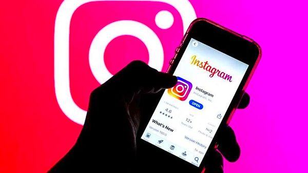 Instagram günümüzdeki en popüler sosyal medya uygulamaları arasında ilk üçte yer alıyor.