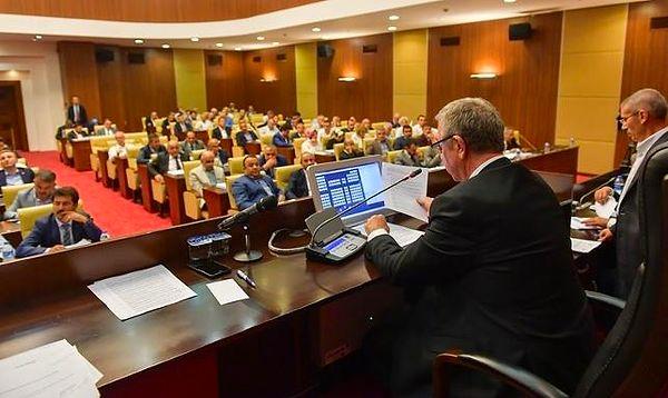 Belediye meclis toplantıları ilk kez sosyal medya üzerinden canlı yayınlanmaya başlandı.