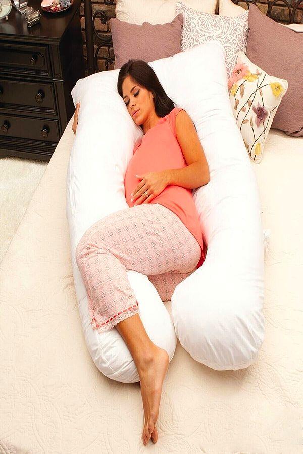 16. Hamlilelerin en rahat edeceği yastık ise elbette hamile yastığı...
