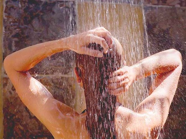 Bilim insanları tarafından ‘sıcak banyo etkisi’ olarak adlandırılan bu yöntemle vücut ısınızı etkili bir şekilde yönetebilirsiniz.