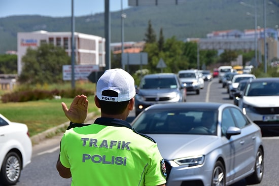 Tatilciler Dönüş Yolunda: Muğla'da Kilometrelerce Araç Kuyruğu Oluştu