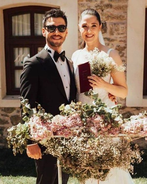 Aras Aydın, önceki gün eşi Melis Birkan'ın yeni yaşını aşk dolu bir paylaşımla kutladı.