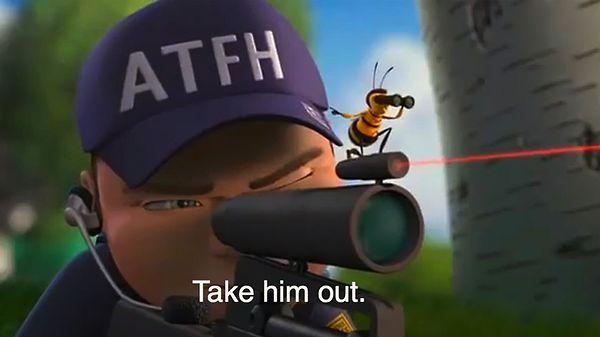 14. The Bee Movie'de, arılar davayı kazandıktan ve bal "kontrollü bir madde" haline geldikten sonra ATF birimi (alkol, tütün, ateşli silahlar) ATFH (alkol, tütün, ateşli silahlar, bal) olarak değişiyor.