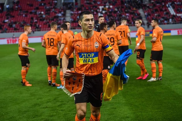 Ukrayna’nın Shakhtar Donetsk futbol takımı, geçici transfer kuralları yüzünden zarar ettiği gerekçesiyle Uluslararası Futbol Federasyonları Birliği’nden (FIFA) 50 milyon euro talep etti Ukrayna’nın Shakhtar Donetsk futbol takımı, geçici transfer kuralları yüzünden zarar ettiği gerekçesiyle Uluslararası Futbol Federasyonları Birliği’nden (FIFA) 50 milyon euro talep etti