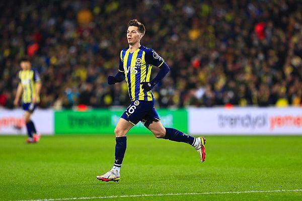 11. Torino ile Fenerbahçe, Miha Zajc transferi için 8 milyon Euro karşılığında anlaşma sağladı.
