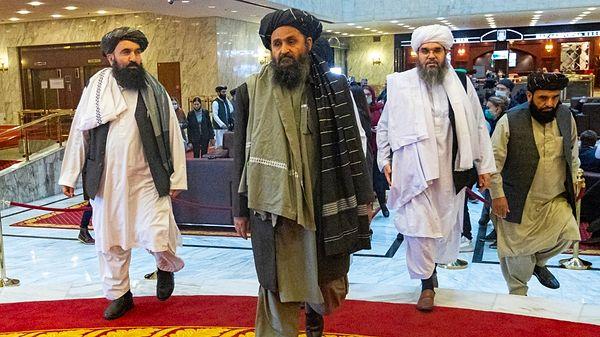 Liderden sonra 26 üyenin bulunduğu Rahbari Şurası bulunan Taliban'da bu şura, askeri ve siyasi kararlar alıyor.