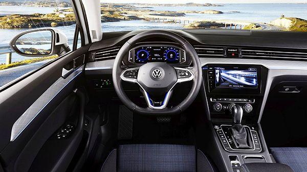 2022 Haziran'ın ilk yarısında yayınlanan Volkswagen Passat fiyat listesini hatırlayalım.