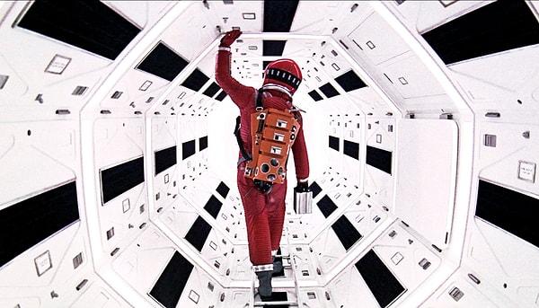 1. 2001: A Space Odyssey / 2001: Uzay Yolu Macerası (1968) - IMDb: 8.3