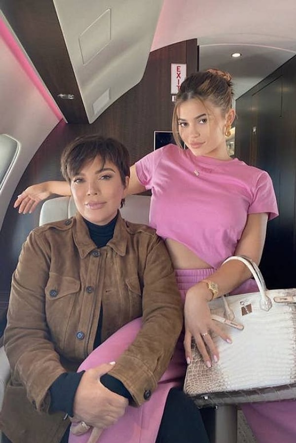 Большая часть реакции сводилась к тому, что Кайли называли “Штатным климатическим преступником” за то, что она летала частным рейсом.