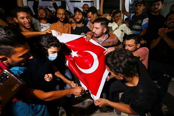 Türkiye aleyhine protesto gösterileri düzenlendi.