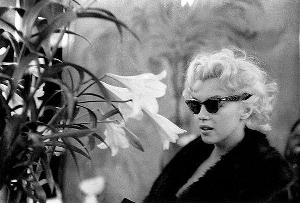 5. Marilyn Monroe tipleme rolleri bırakıp farklı roller oynayabileceğini kanıtladı.