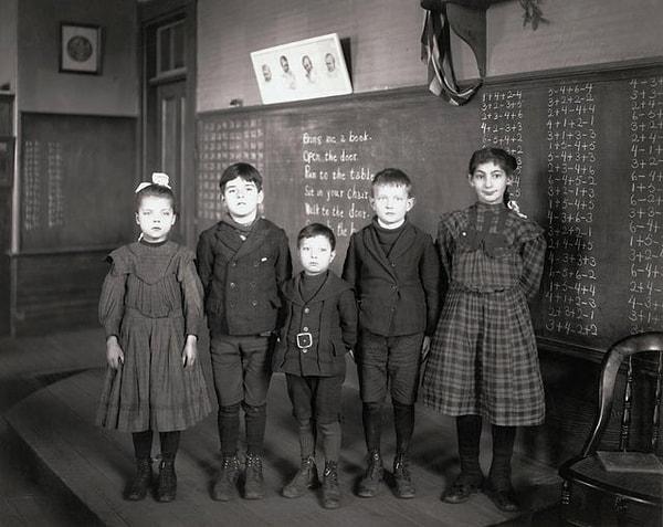 18. 1900'lü yıllarda eğitim gören çocuklar: