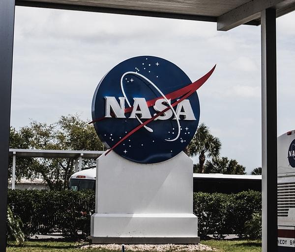 NASA bunun için "STS-XX" kod adıyla gizli bir proje başlattı.