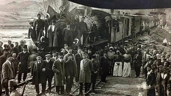 Behiç Bey aynı zamanda Devlet Demiryolları’nın kurucusu ve ilk genel müdürüdür bu yüzden de "Demiryollarının Babası" olarak da anılır.