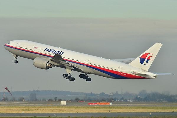 8 Mart 2014 tarihinde Malezya Havayolları’nın 370 sefer sayılı uçuşunun, Malezya’nın başkenti Kuala Lumpur’dan Çin’in başkenti Pekin’e yapılması planlanıyordu.